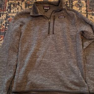 Grey Patagonia quarterzip
